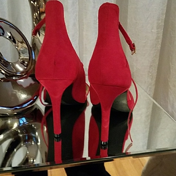 Mia Red suede - Picture 3 of 6